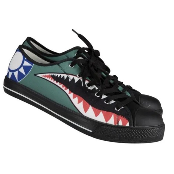 Sporty’s Wright Bros Flying Tiger size 6 boys canvas shoes - Picture 2 of 7